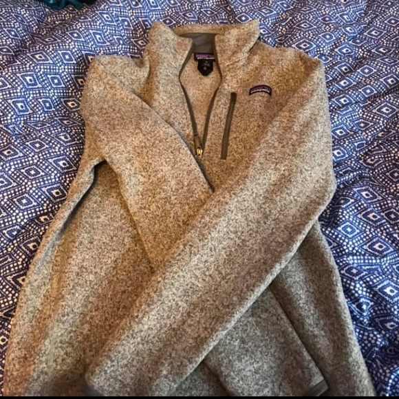 Men’s Patagonia half zip sweatshirt - Picture 2 of 3